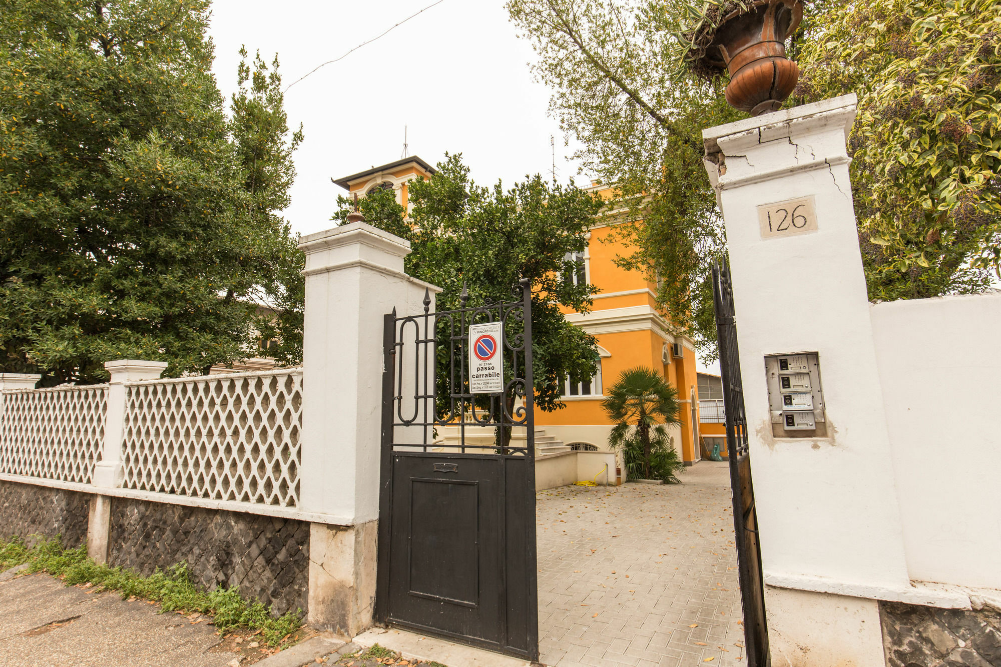 Bed and Breakfast Relais La Torretta Рим Экстерьер фото